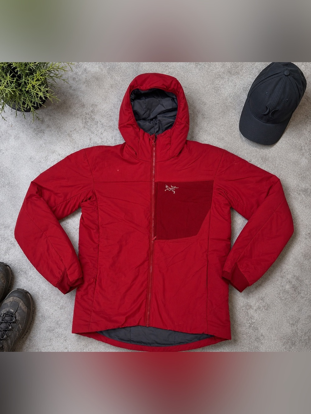 Arc’teryx Proton LT Hoody Men’s Large Red Insulated Hooded Jacket